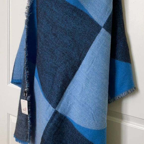 April Marin Two Tone Scarf - Picture 4 of 5